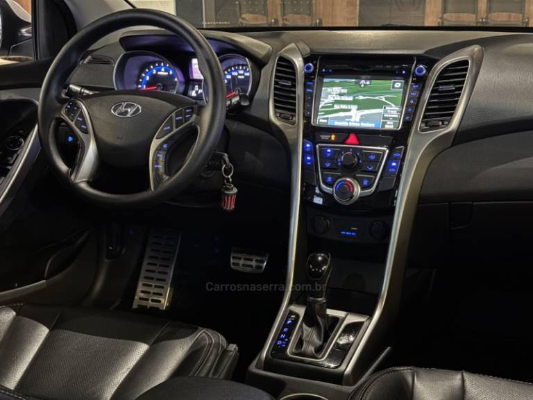 HYUNDAI - I30 - 2015/2016 - Prata - R$ 91.900,00