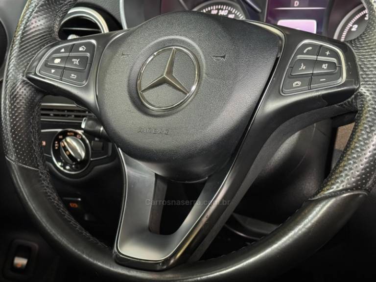 MERCEDES-BENZ - C 200 - 2015/2016 - Branca - R$ 125.900,00