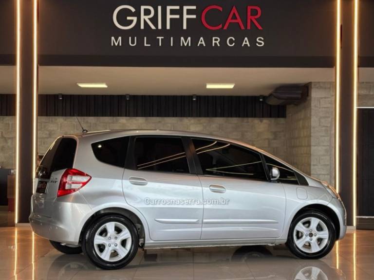 HONDA - FIT - 2011/2012 - Prata - R$ 39.900,00
