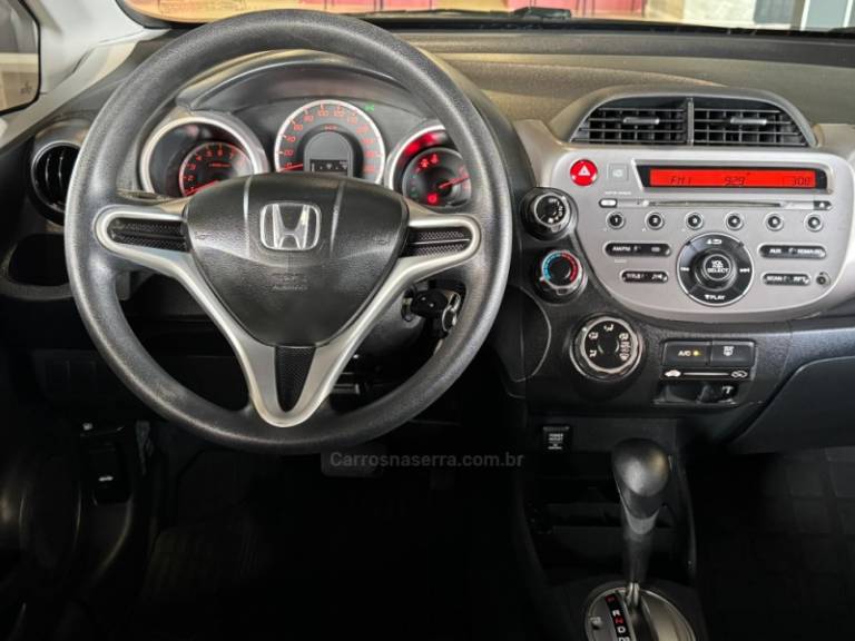 HONDA - FIT - 2011/2012 - Prata - R$ 39.900,00