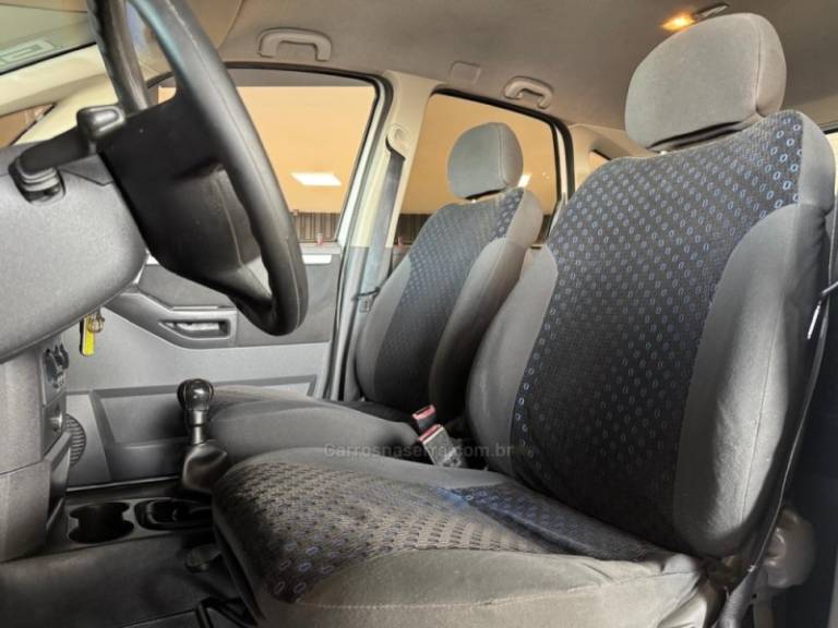 CHEVROLET - MERIVA - 2010/2011 - Branca - R$ 34.900,00
