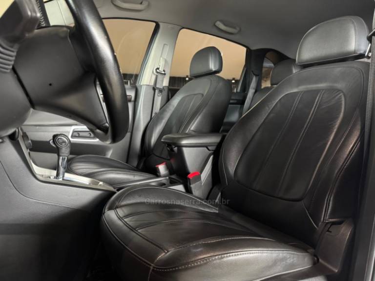 CHEVROLET - CAPTIVA - 2012/2013 - Branca - R$ 49.900,00