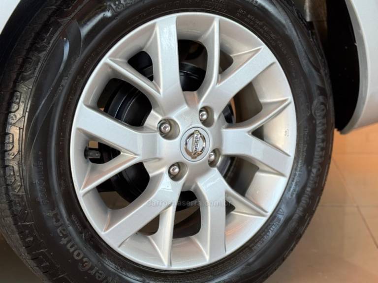 NISSAN - VERSA - 2017/2017 - Prata - R$ 59.900,00