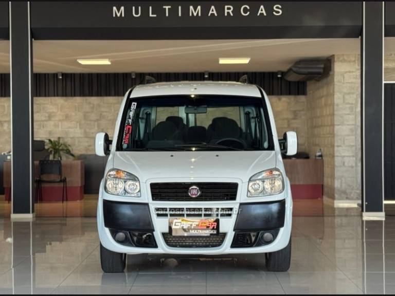 FIAT - DOBLÓ - 2013/2014 - Branca - R$ 51.900,00