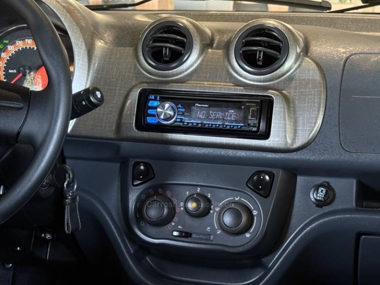 FIAT - UNO - 2014/2014 - Prata - R$ 39.900,00