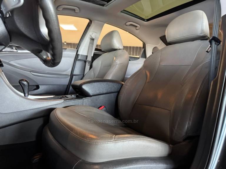 HYUNDAI - SONATA - 2012/2013 - Preta - R$ 73.900,00