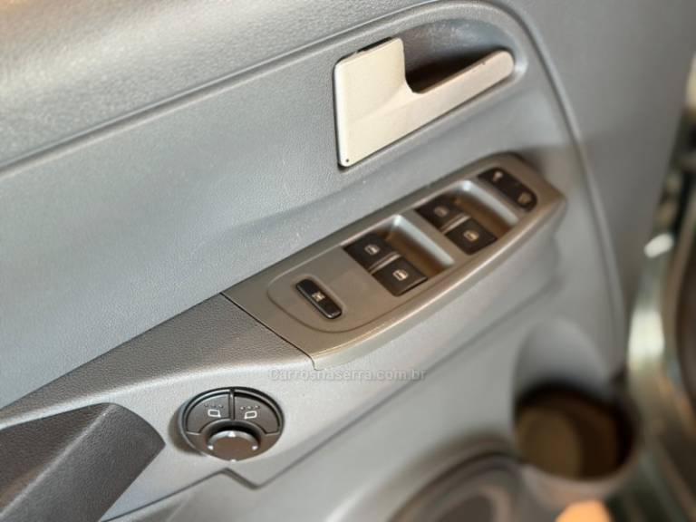 VOLKSWAGEN - SPACEFOX - 2009/2010 - Cinza - R$ 38.900,00