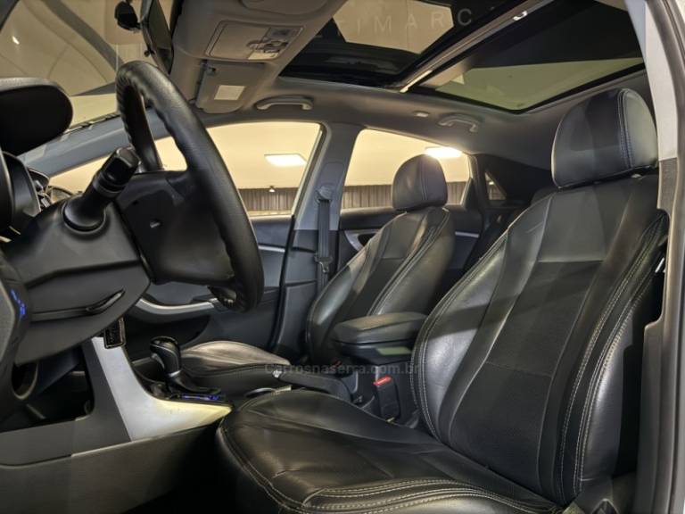 HYUNDAI - I30 - 2015/2016 - Prata - R$ 91.900,00