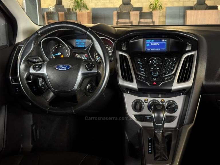 FORD - FOCUS - 2012/2014 - Prata - R$ 49.900,00