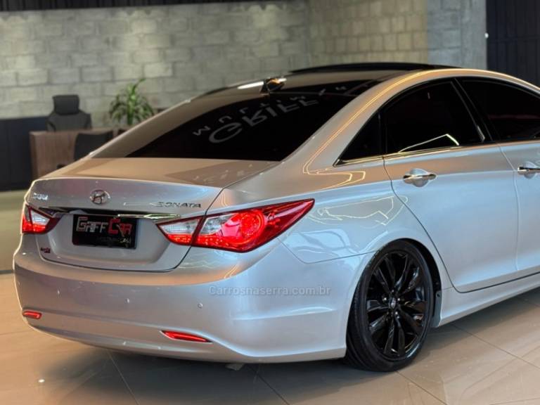 HYUNDAI - SONATA - 2011/2012 - Prata - R$ 72.900,00