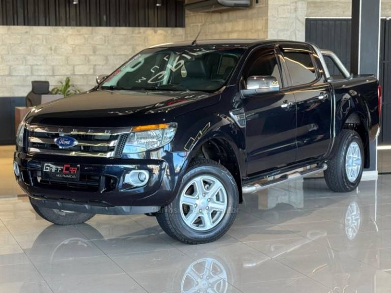 FORD - RANGER - 2014/2015 - Cinza - R$ 94.900,00