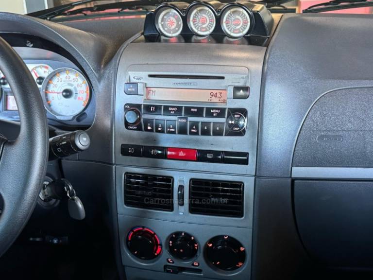 FIAT - PALIO - 2011/2012 - Preta - R$ 44.900,00