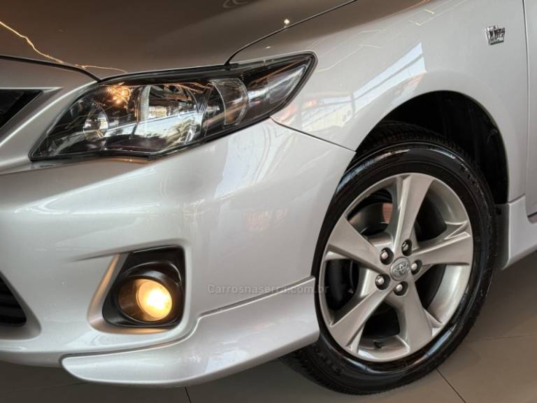TOYOTA - COROLLA - 2012/2013 - Prata - R$ 65.900,00