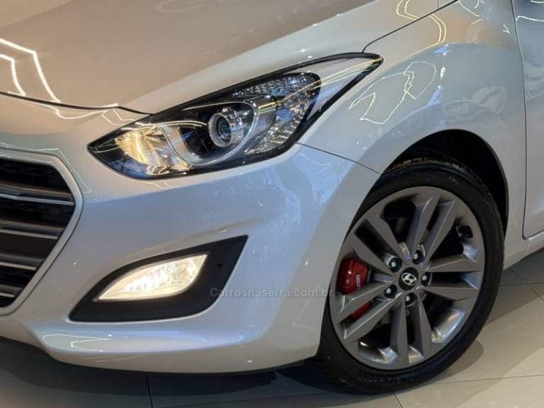 HYUNDAI - I30 - 2015/2016 - Prata - R$ 91.900,00