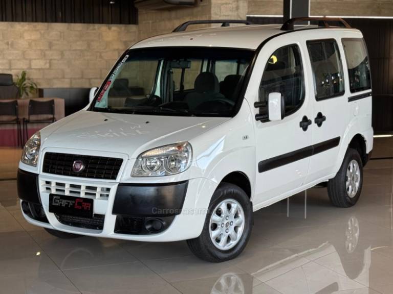 FIAT - DOBLÓ - 2013/2014 - Branca - R$ 51.900,00