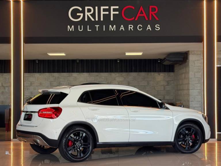 MERCEDES-BENZ - GLA 200 - 2014/2015 - Branca - R$ 109.900,00