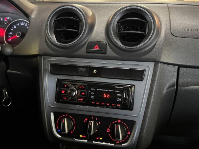 VOLKSWAGEN - SAVEIRO - 2014/2015 - Branca - R$ 49.900,00