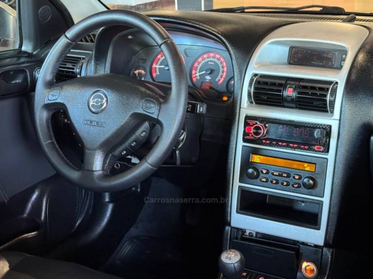 CHEVROLET - ASTRA - 2007/2007 - Vermelha - R$ 37.900,00