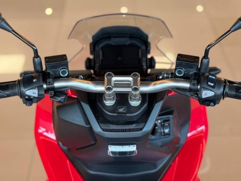 HONDA - ADV 150 - 2023/2024 - Vermelha - R$ 23.900,00