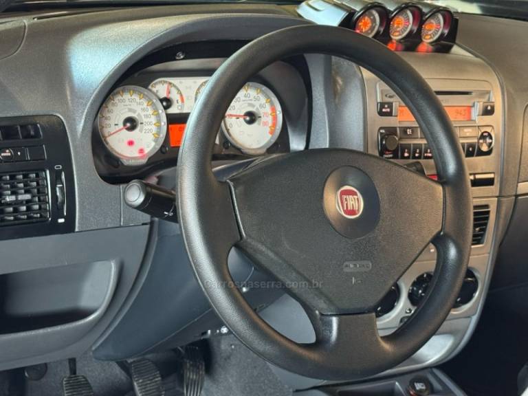 FIAT - PALIO - 2011/2012 - Preta - R$ 44.900,00