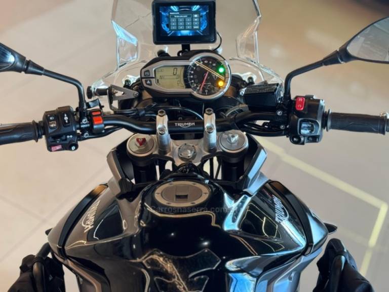 TRIUMPH - TIGER 800 XCX - 2016/2017 - Preta - R$ 49.900,00