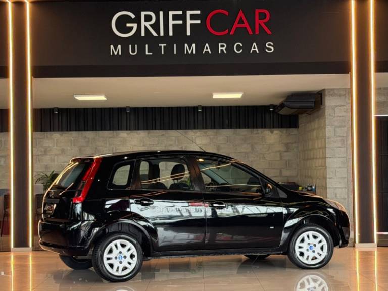 FORD - FIESTA - 2013/2014 - Preta - R$ 32.900,00
