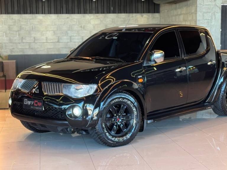 MITSUBISHI - L200 TRITON - 2010/2010 - Preta - R$ 99.900,00