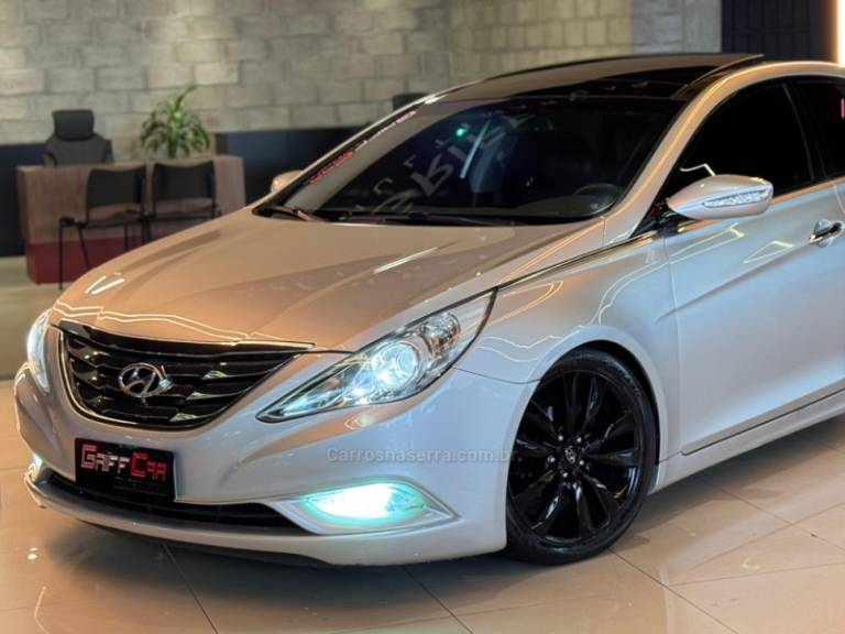 HYUNDAI - SONATA - 2011/2012 - Prata - R$ 72.900,00