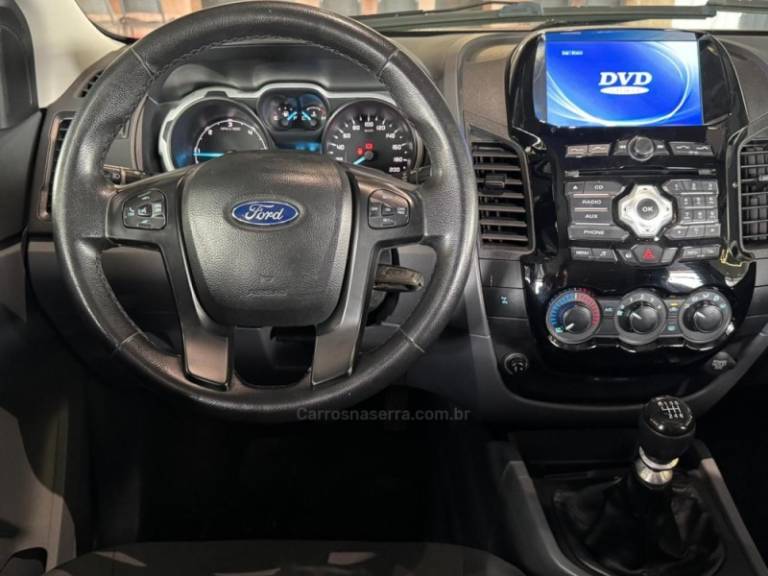 FORD - RANGER - 2014/2015 - Bege - R$ 108.900,00