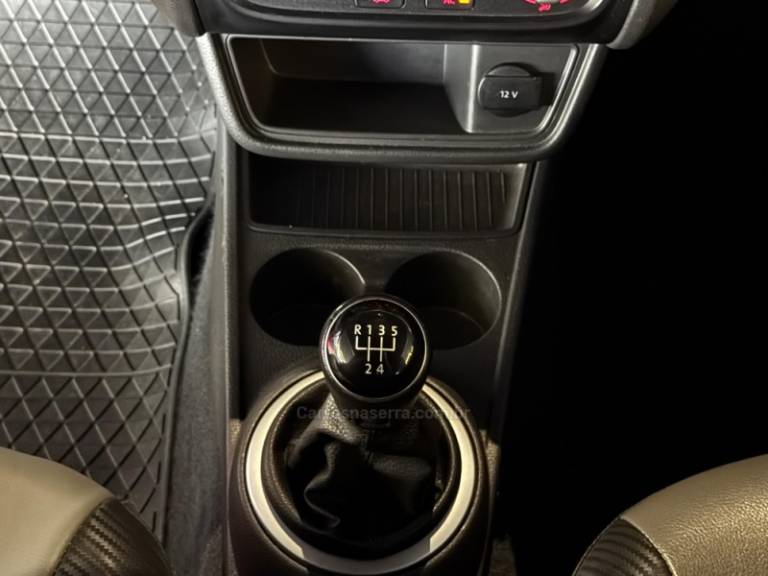 VOLKSWAGEN - SAVEIRO - 2015/2015 - Vermelha - R$ 73.900,00