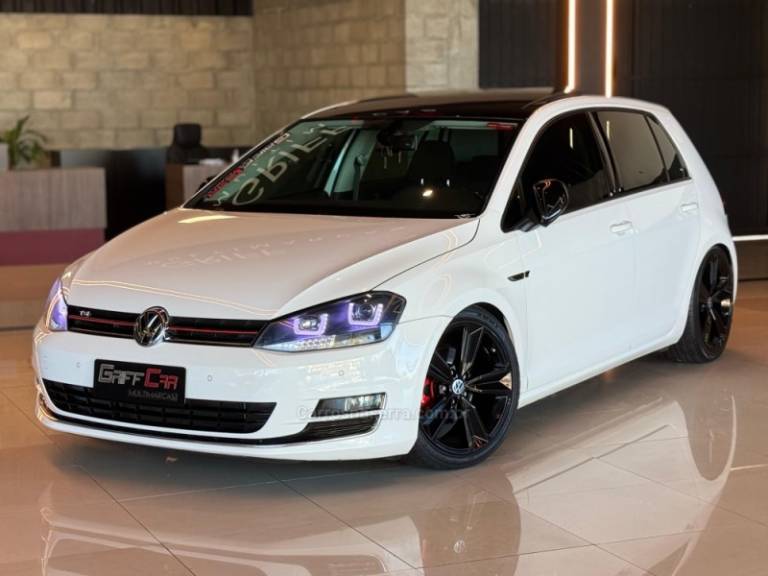 VOLKSWAGEN - GOLF - 2013/2014 - Branca - R$ 89.900,00