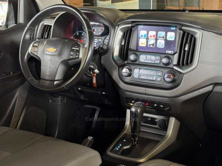 CHEVROLET - S10 - 2017/2018 - Prata - R$ 154.900,00