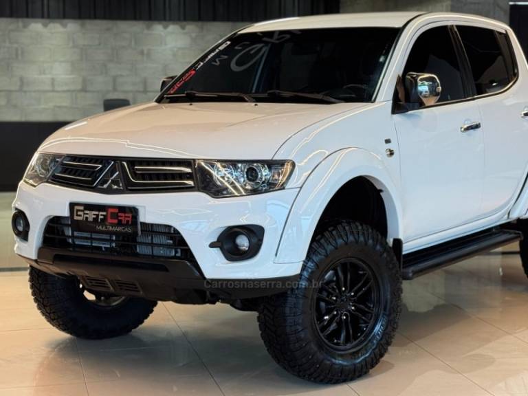 MITSUBISHI - L200 TRITON - 2014/2015 - Branca - R$ 139.900,00