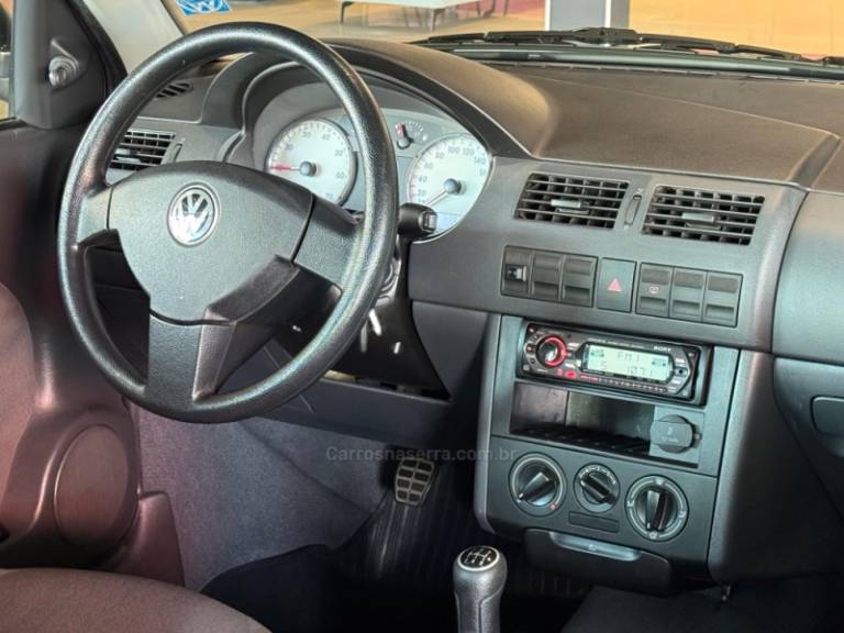 VOLKSWAGEN - GOL - 2003/2003 - Prata - R$ 39.900,00