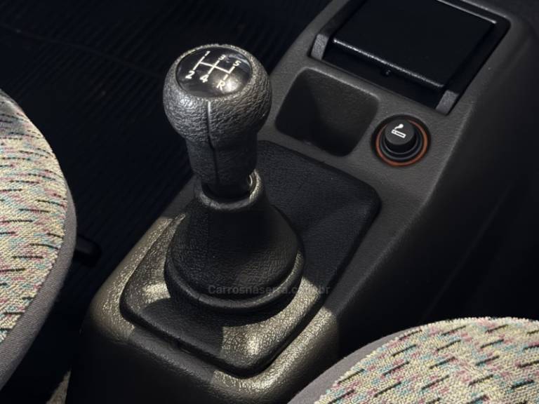 VOLKSWAGEN - GOL - 1996/1996 - Prata - R$ 27.900,00