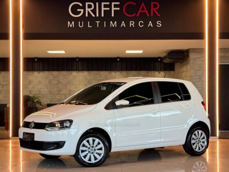 VOLKSWAGEN - FOX - 2012/2013 - Branca - R$ 43.900,00