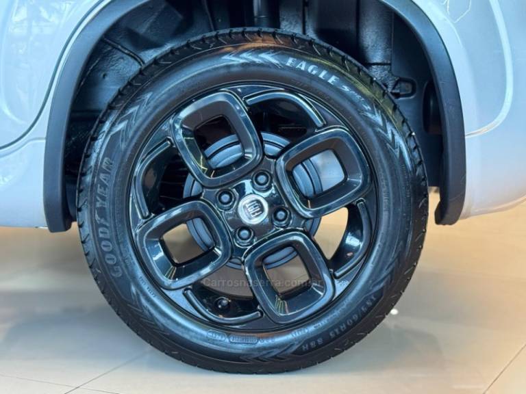 FIAT - UNO - 2014/2015 - Prata - R$ 44.900,00