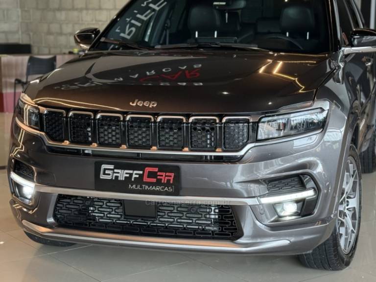 JEEP - COMMANDER - 2023/2023 - Cinza - R$ 179.900,00