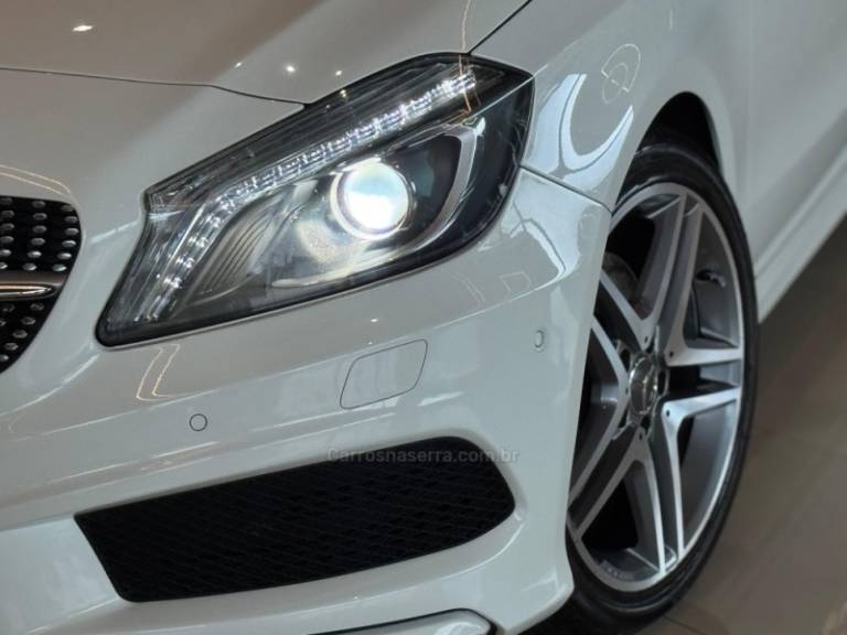 MERCEDES-BENZ - A 250 - 2014/2014 - Branca - R$ 109.900,00