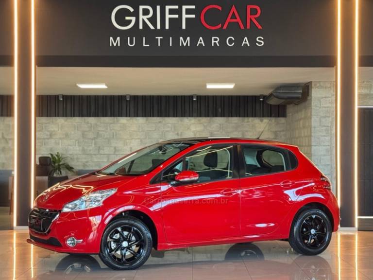 PEUGEOT - 208 - 2014/2015 - Vermelha - R$ 45.900,00