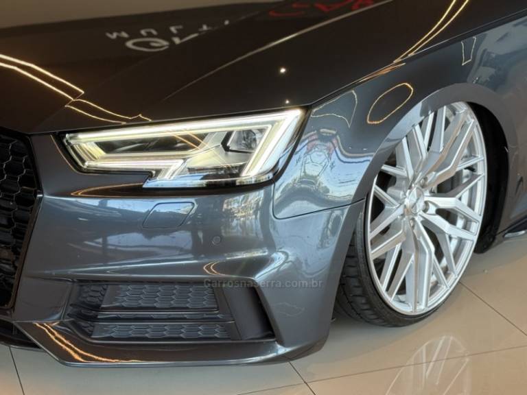 AUDI - A4 - 2019/2019 - Cinza - R$ 199.900,00