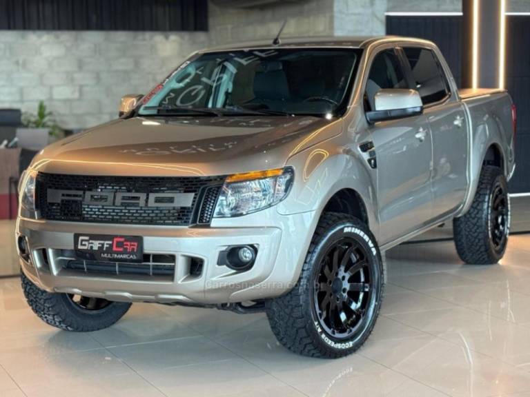 FORD - RANGER - 2014/2015 - Bege - R$ 108.900,00