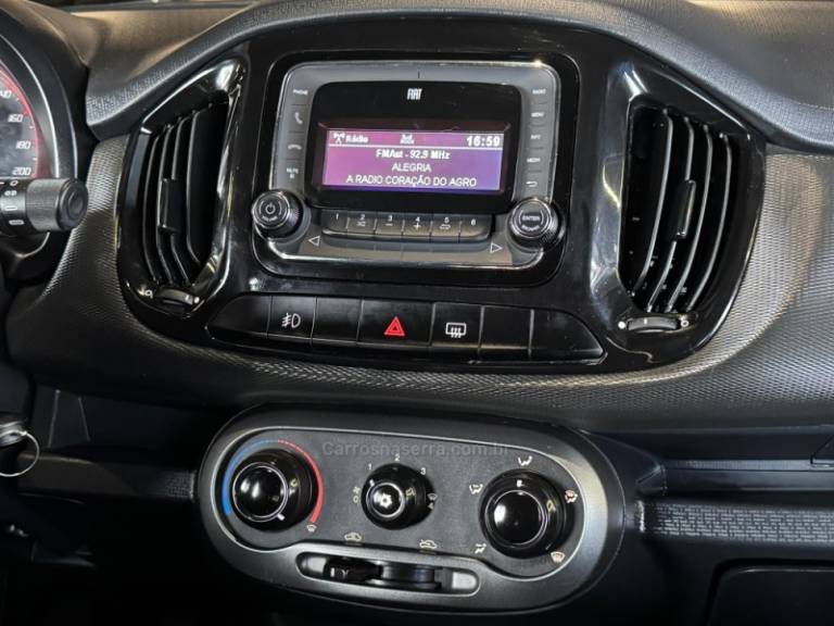 FIAT - UNO - 2014/2015 - Prata - R$ 44.900,00