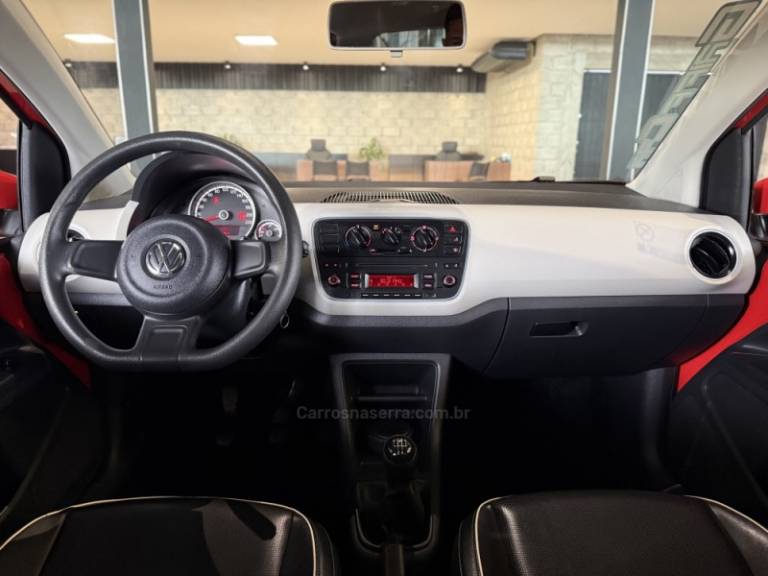 VOLKSWAGEN - UP - 2015/2016 - Vermelha - R$ 52.900,00