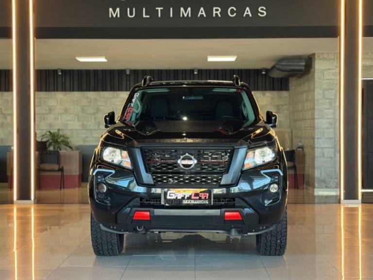 NISSAN - FRONTIER - 2022/2023 - Preta - R$ 183.900,00