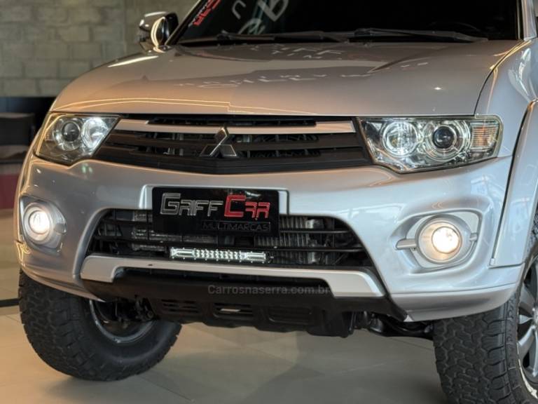 MITSUBISHI - L200 TRITON - 2016/2017 - Prata - R$ 149.900,00