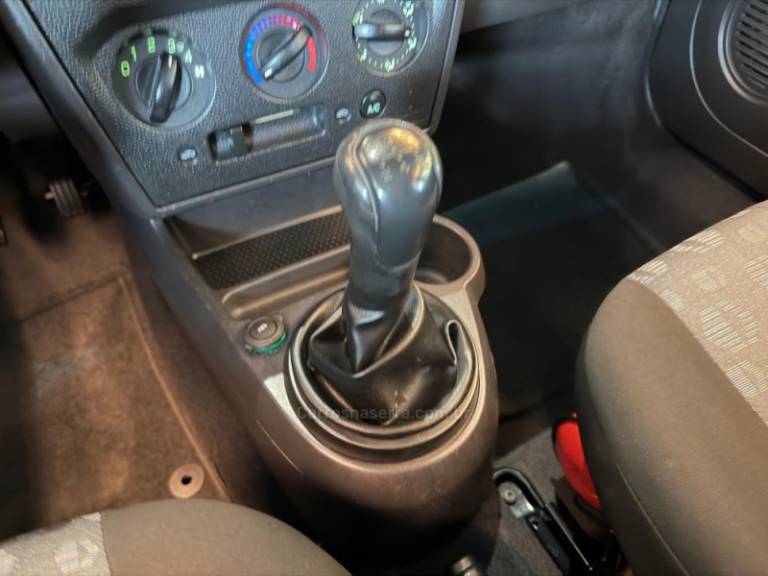 FORD - FIESTA - 2013/2014 - Preta - R$ 32.900,00