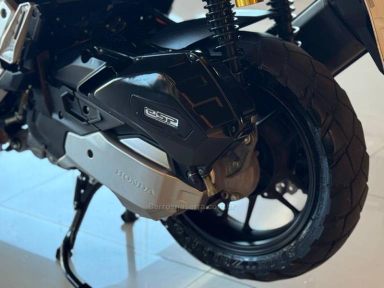 HONDA - ADV 150 - 2023/2024 - Vermelha - R$ 23.900,00