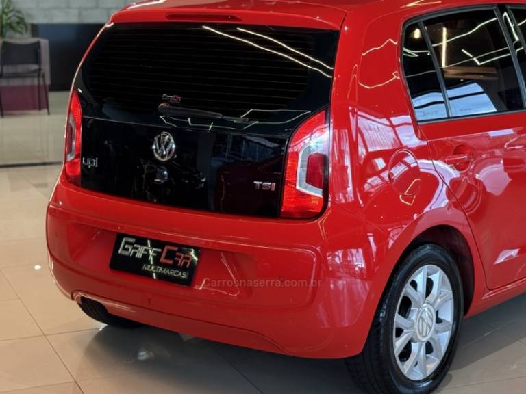 VOLKSWAGEN - UP - 2015/2016 - Vermelha - R$ 52.900,00