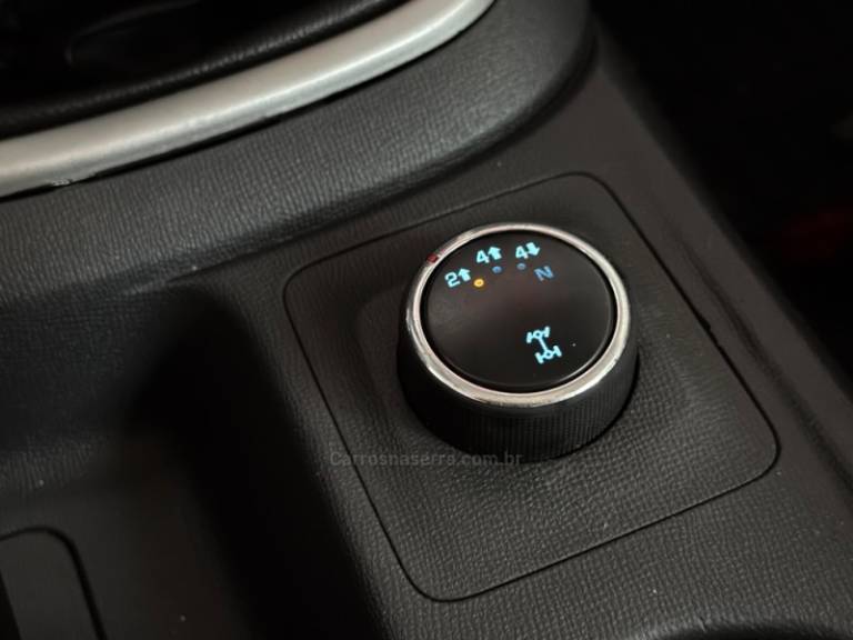 CHEVROLET - S10 - 2014/2014 - Prata - R$ 104.900,00